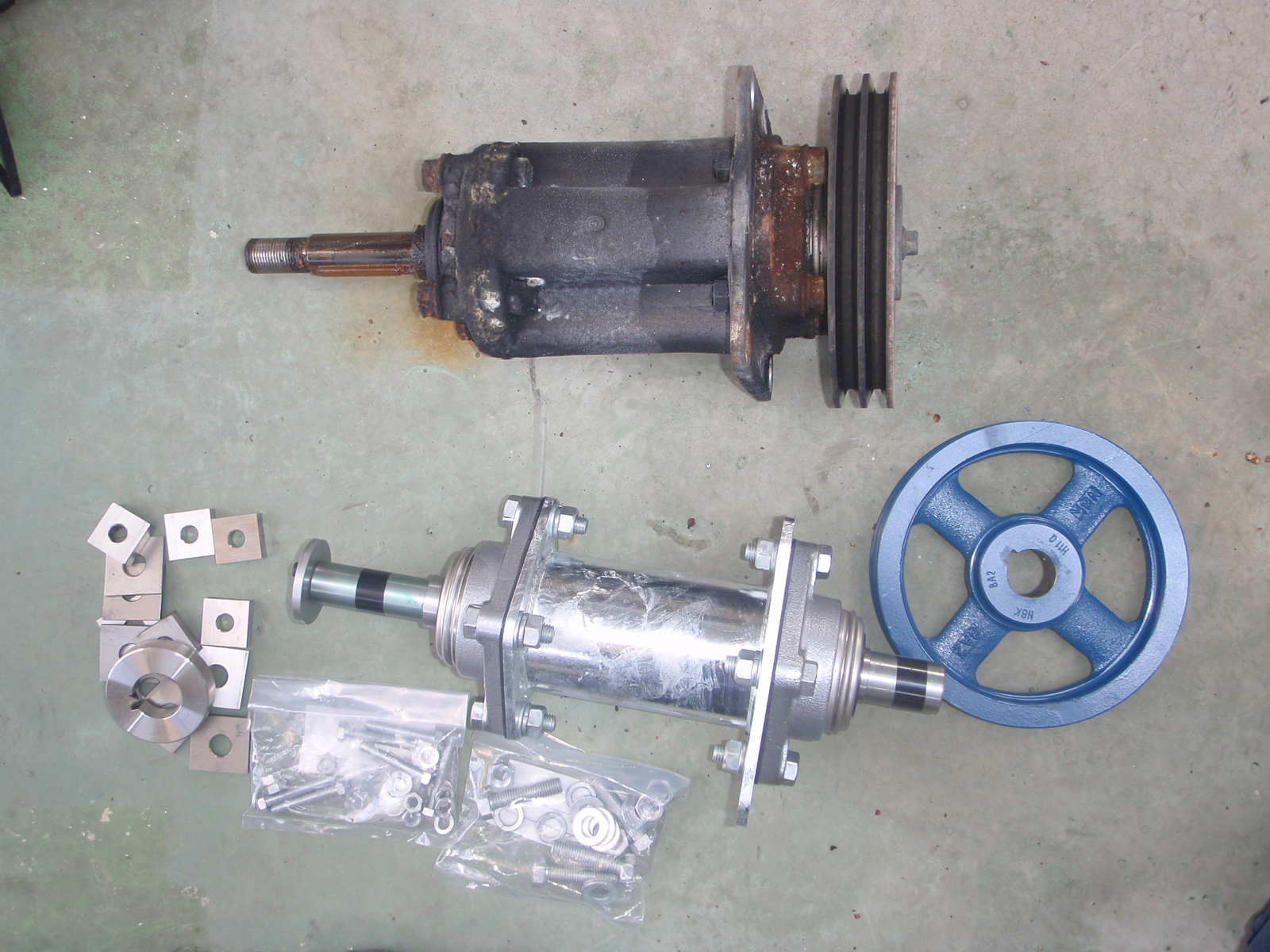 ベアリングブロック交換